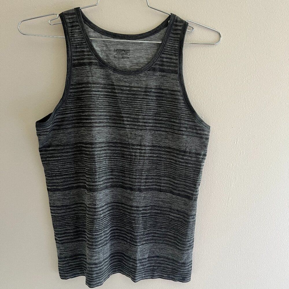Patagonia Women's Tank Top Gray L Scoop Neck Athletic Leisure Yoga Workout
